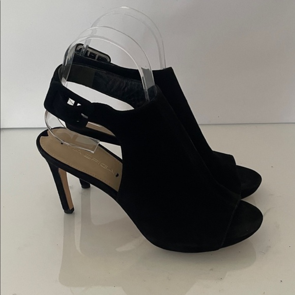 Via Spiga Sophisticated Black Suede Heels
